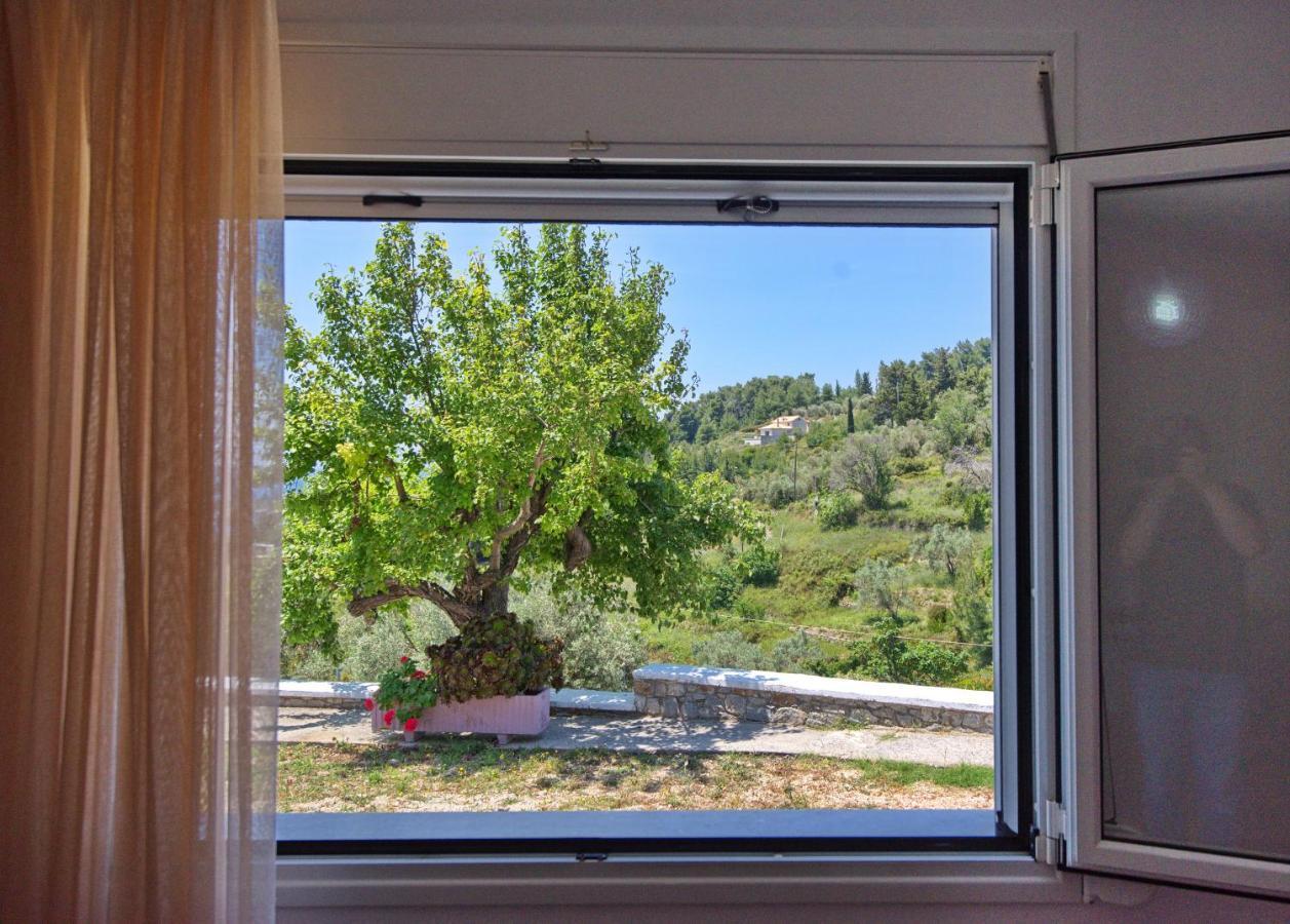 Myrtilo Cottage Votsi  외부 사진